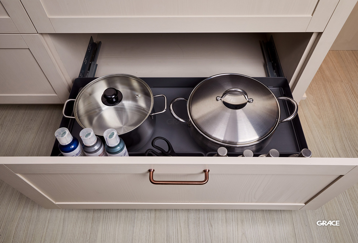 GRACE_kitchen_h3_04-5_9115